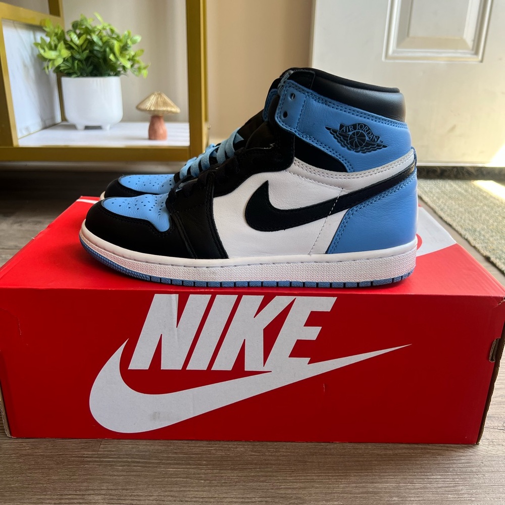 Air Jordan 1 Retro High OG ‘UNC Toe’